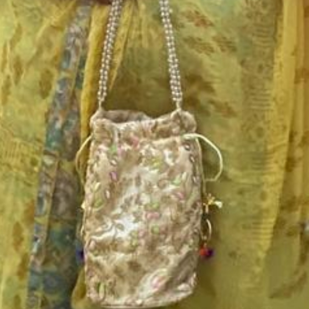 Drawstring Clutch - Picture 6 of 11